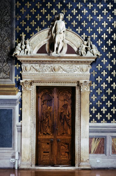 Cornice della porta nella Sala dei Gigli che raffigura San Giovanni Battista, 1470 da Benedetto da Maiano